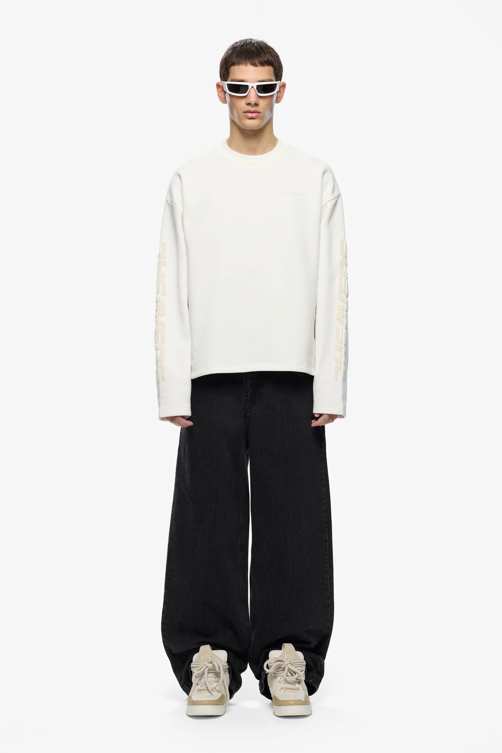Super Large Denim - Image 4